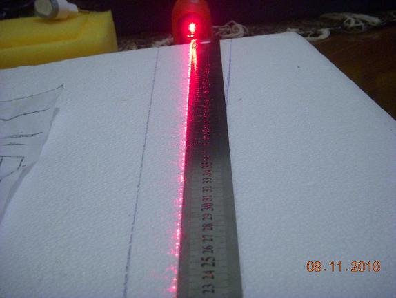 Esse nível a laser da HK é mais bonitinho do que essencial, mas até que ajuda bem na hora de marcar o local de corte