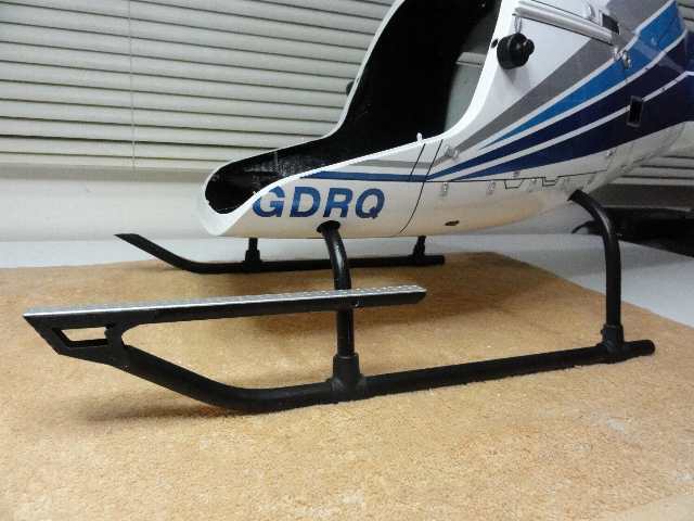 landing skid montado, bem escala...