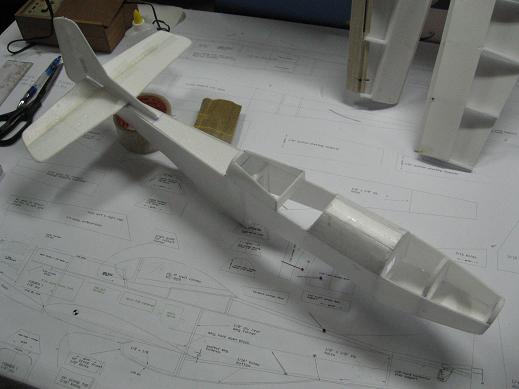 estabilizadores colados na fuselagem