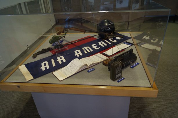 Se alguém assistiu &quot;Air America&quot;, estas são algumas relíquias do que foi esta &quot;empresa&quot;.